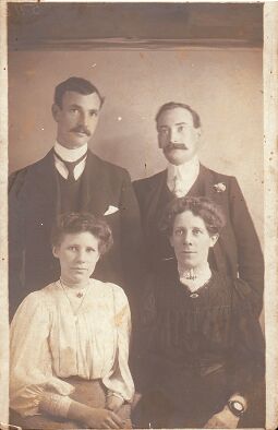 Grandmaandsisterwithhusbands.jpg - 15616 Bytes